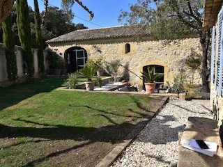 Le Petit Mas mit Garten und Gästehaus rechts