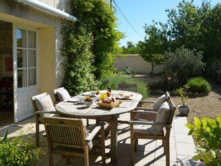 Essplatz mit Markise