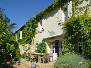 Coup de Coeur mit Fenstern zum Garten und Pool