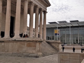 Nimes - History and modernity - with interes. Museums