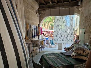 Uzès - malerische Kleinstadt mit mediterranem Flair