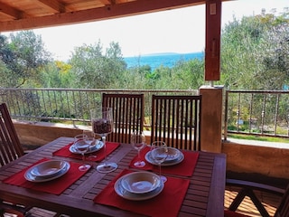 angenehme Terrasse mit Meerblick