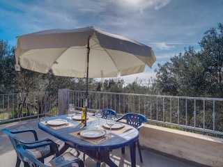 Angenehme Terrasse mit Meerblick