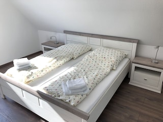 Schlafzimmer 2