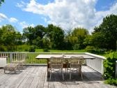 Terrasse mit Blick auf den Garten