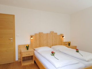 Schlafzimmer mit Doppelbett