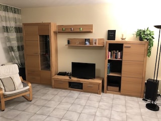 Wohnzimmerschrankwand - Fernseher inzwischen 50"