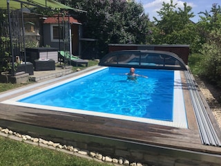 Der Swimminpool im Garten