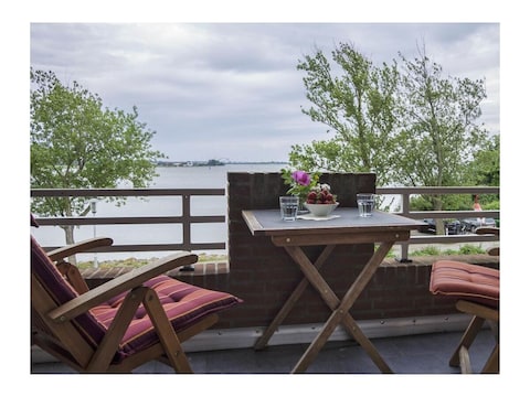Apartment Panorama: Meerblick-Maisonette in Lemkenhafen