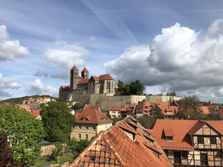 Der Quedlinburger Schlossberg mit St. Servatii.