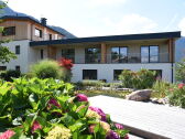 View towards the apartment with the garden