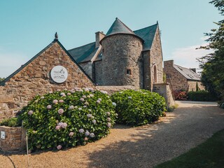 the manoir from the road