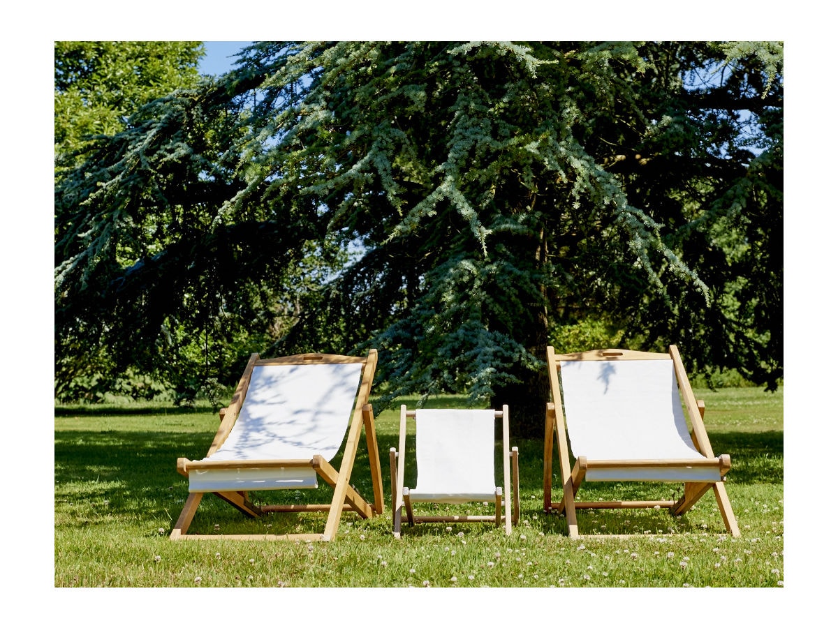 Relaxing loungers in the parc