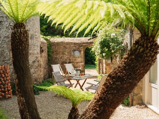 Violette courtyard
