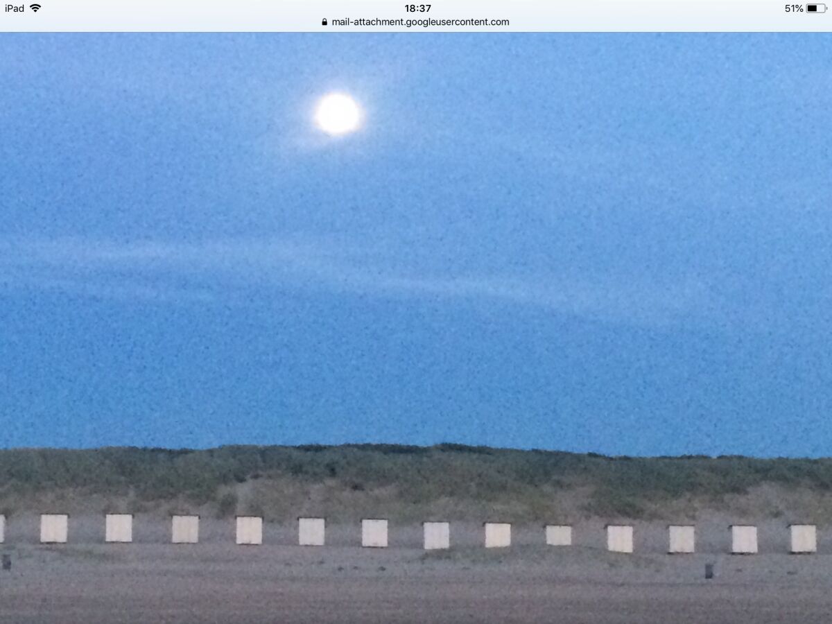 Full moon at the beach