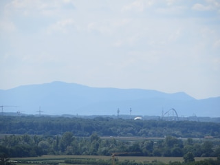 Blick in die Rheinebene mit Vogesen