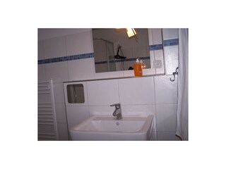 Bad mit Dusche/WC/Fußbodenheizung