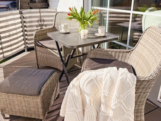 Morgenkaffee in der Sonne genießen