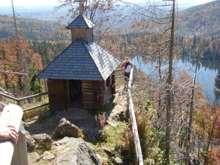 Rachelkapelle, Blick zum See