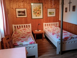 Schlafzimmer 2