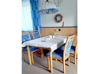 bei Sonne frühstücken, dank der beiden Ostfenster