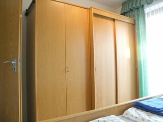 Kleiderschrank