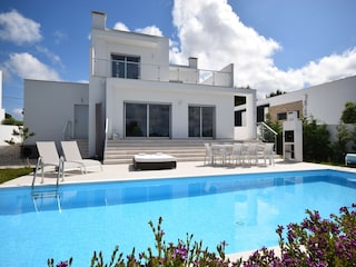 Villa Nadadouro Outdoor Recording 6
