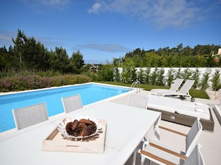 Villa Nadadouro Outdoor Recording 12