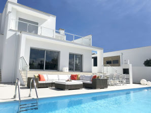 Freistehende Villa mit Pool und schöner Aussicht - Nadadouro - image1