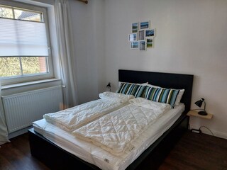 kl. Schlafzimmer Blick v.d. Tür