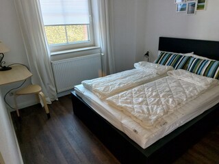 kl. Schlafzimmer Blick links