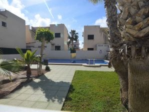 Geräumiges Ferienhaus mit Gemeinschaftspool - Torrevieja - image1