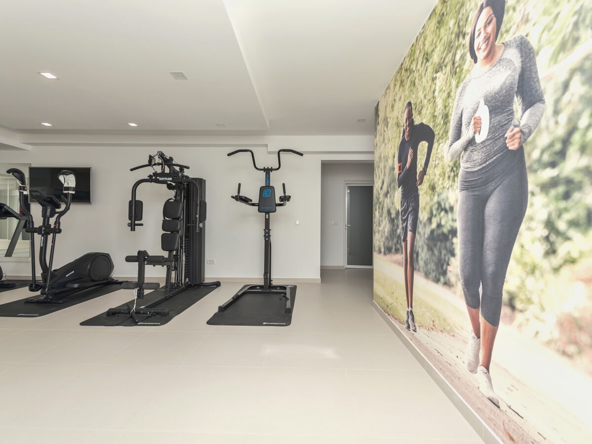 Großes Fitness Studio zum Austoben im Urlaub