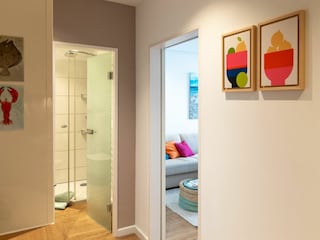 Bodentiefe, geräumige Dusche