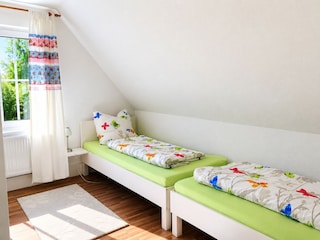 Helles, gemütliches Dachzimmer mit Twin-Betten