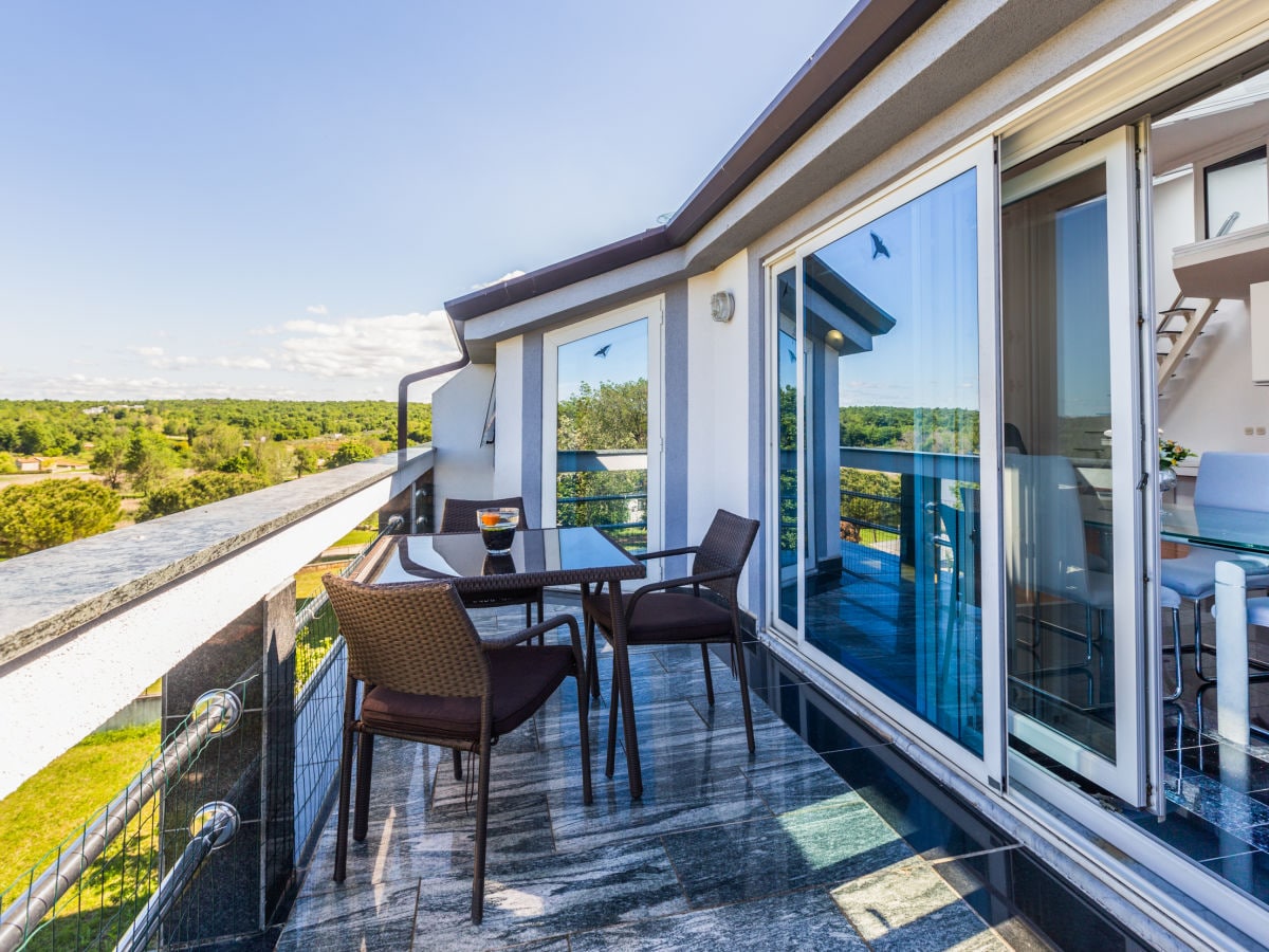 Balcony with sea-view