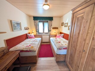 Schlafzimmer 2