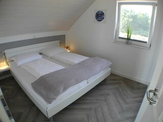 Zweites Schlafzimmer mit Doppelbett