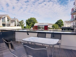 Dachterrasse mit Gartenmöbeln