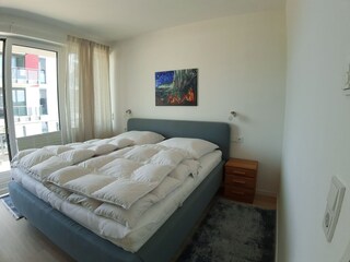 Schlafzimmer mit Doppelbett