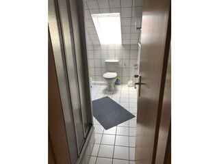 Badezimmer 1.OG mit Dusche und WC