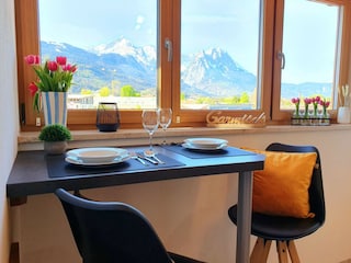 Bar in der Küche mit Ausblick