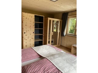 Zwölfer Schlafzimmer 1