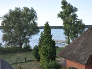 Blick aus dem Fenster auf den See
