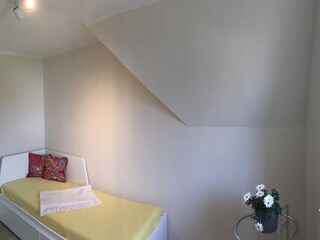 Schlafzimmer 2 mit hochwertiger Matratze