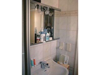 Das Badezimmer in der Skihütte