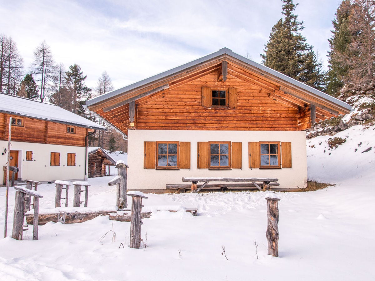 Gemütsliche Hütte Obertauern im Winter