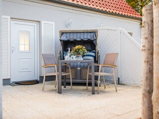 Strandkorb auf der Terrasse