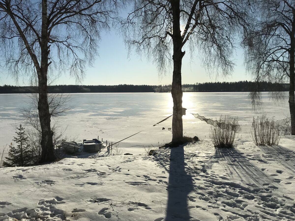 Traumhafter Ausblick im Winter auf den See