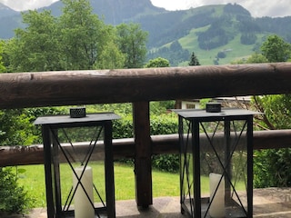 Terrasse mit Blick zum Hahnenkamm